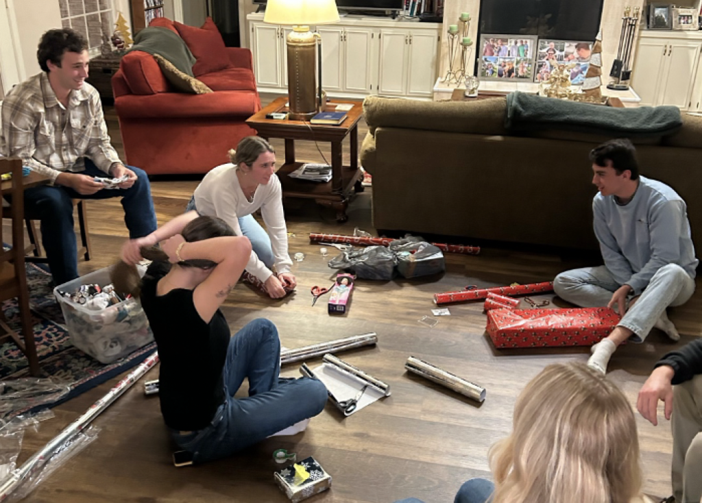 FSU Chapter Gift Wrap Event